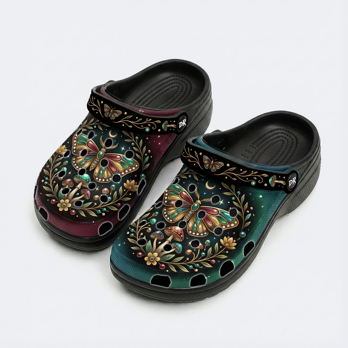 Jewel Moth Vintage Wreath Red&Green Print Fleece-Lined Clogs