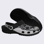 Gothic Christmas Print Fleece-Lined Clogs